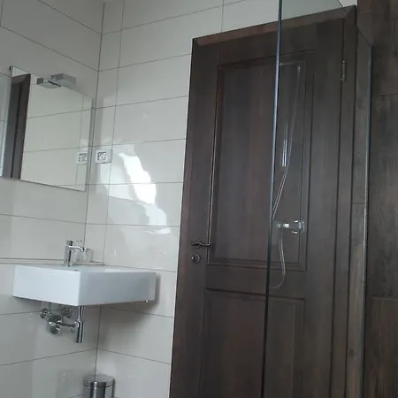 Smrekarjeva Domacija *