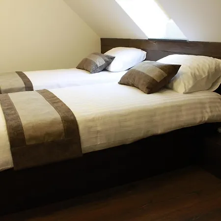 Smrekarjeva Domacija * Postojna