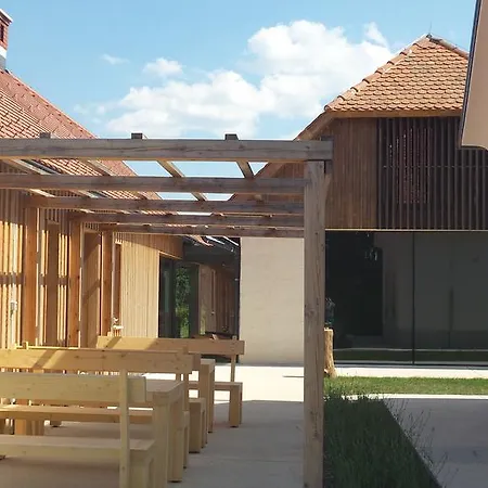 Alloggio per agriturismo Smrekarjeva Domacija Postumia