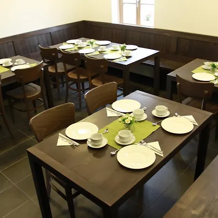 Smrekarjeva Domacija Фермерский дом *