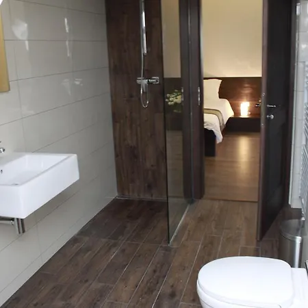 Smrekarjeva Domacija Постойна