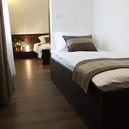 Smrekarjeva Domacija * Постойна