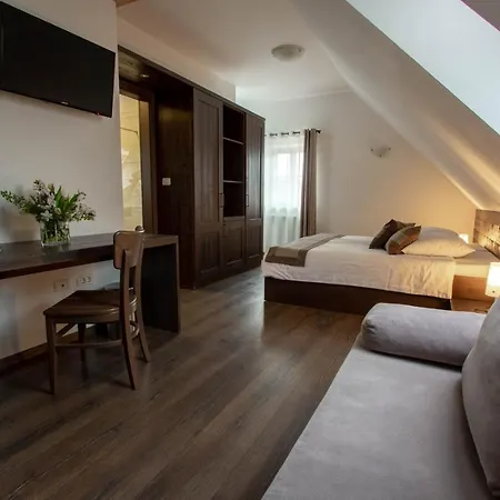 Smrekarjeva Domacija Postojna