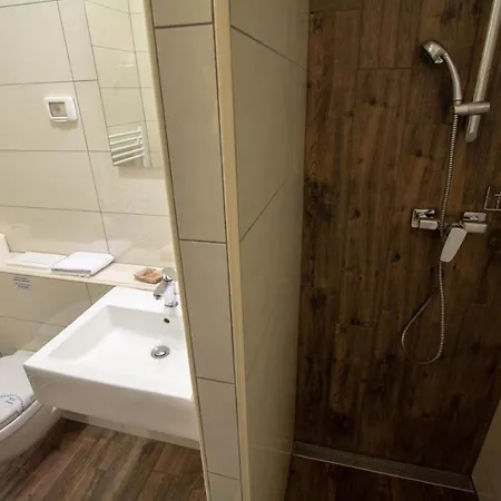 Smrekarjeva Domacija Фермерский дом Постойна