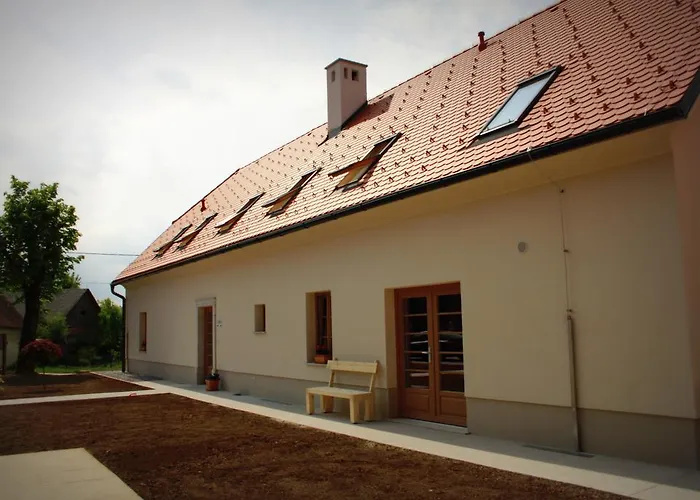 בית חווה Smrekarjeva Domacija