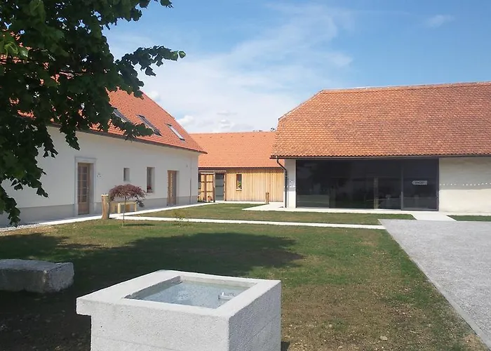 Smrekarjeva Domacija