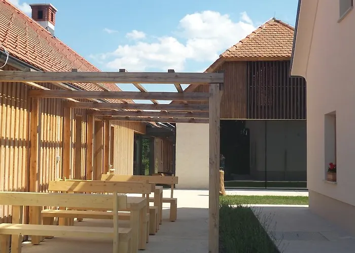 مزرعة للإقامة Smrekarjeva Domacija بوستوينا