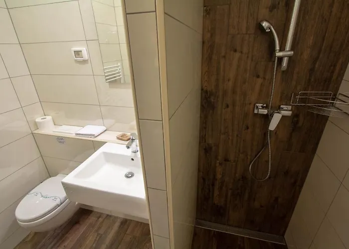 Smrekarjeva Domacija Smještaj na farmi Postojna